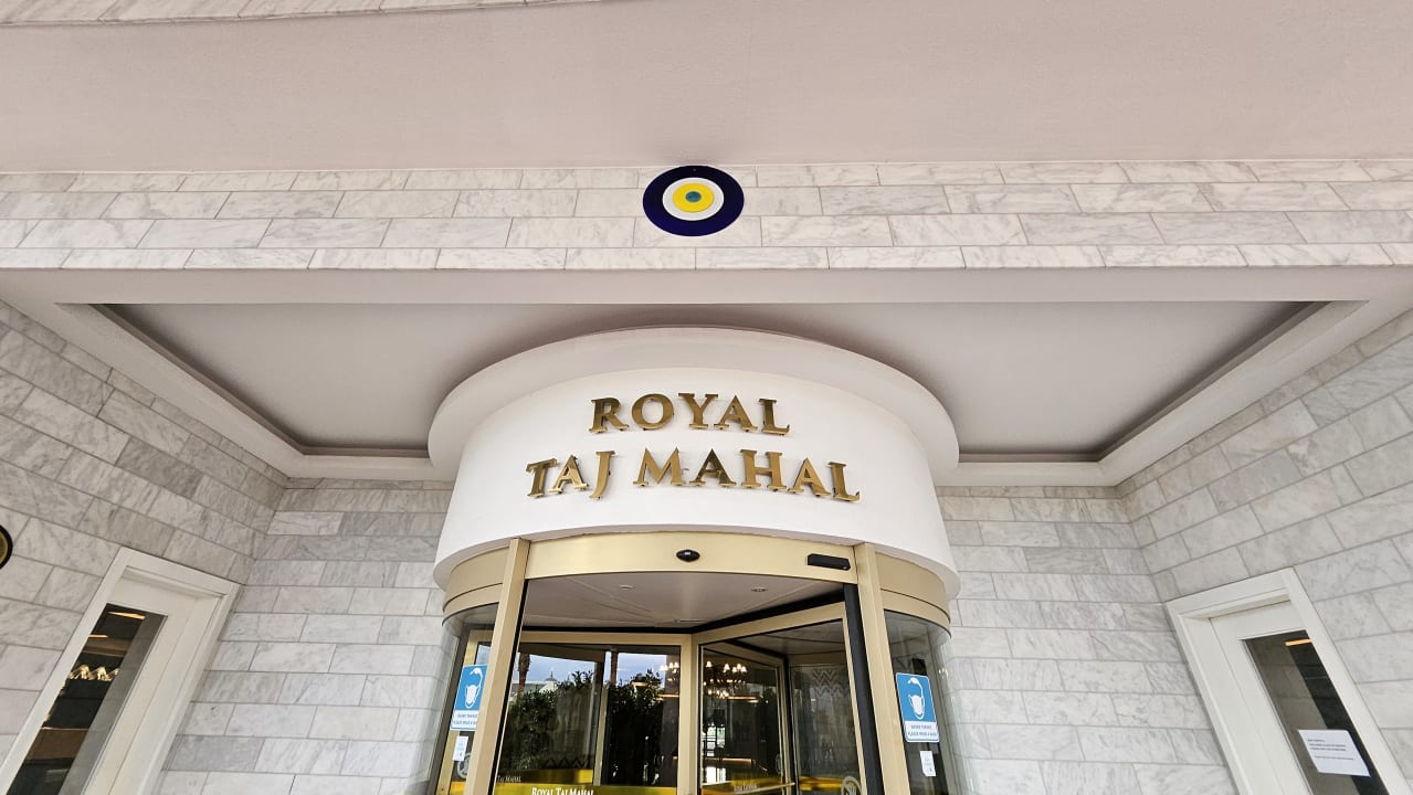 Lobby Royal Taj Mahal Hotel
