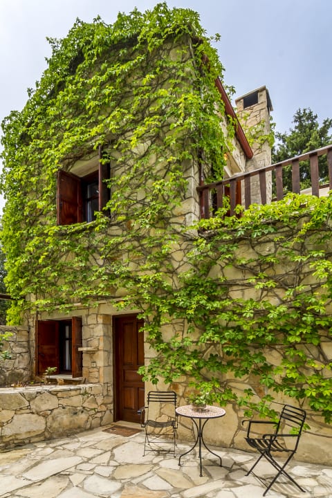 Außenansicht Quiet Stone Cottage House with pool Manolis House