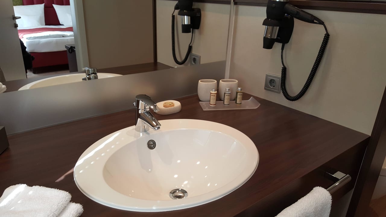 Ansichten und Details vom schönen Bad Hotel Thalhauser Mühle