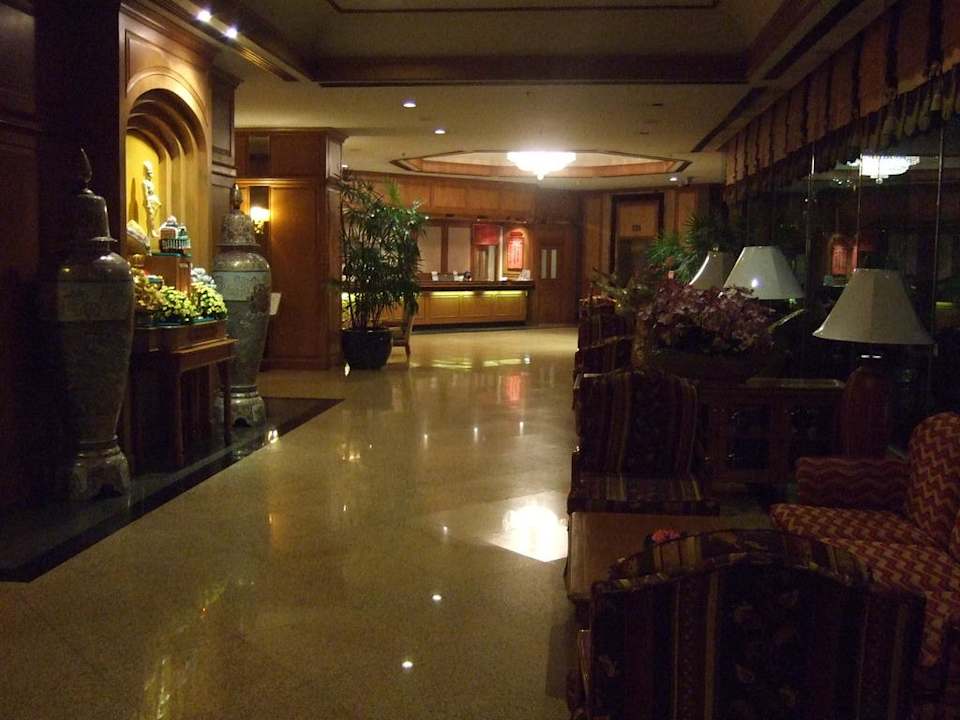 Weg zu Rezeption Prince Palace Hotel