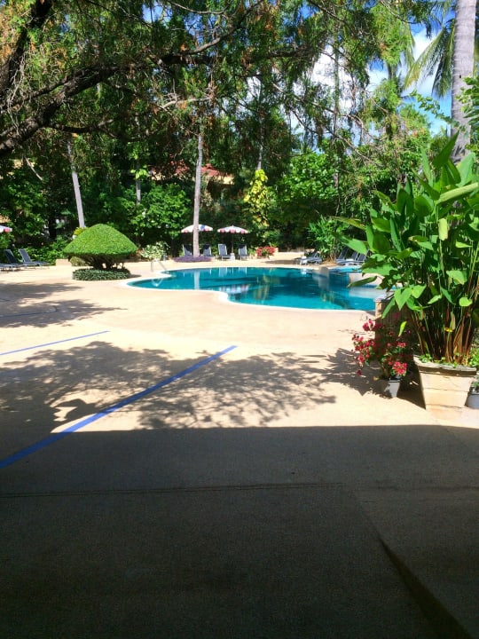Schön angelegter Pool The Fair House Beach Resort