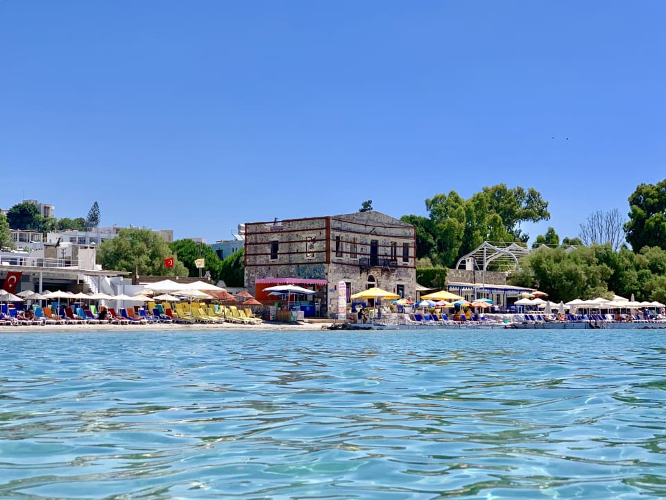 Strand Bellazure Hotel