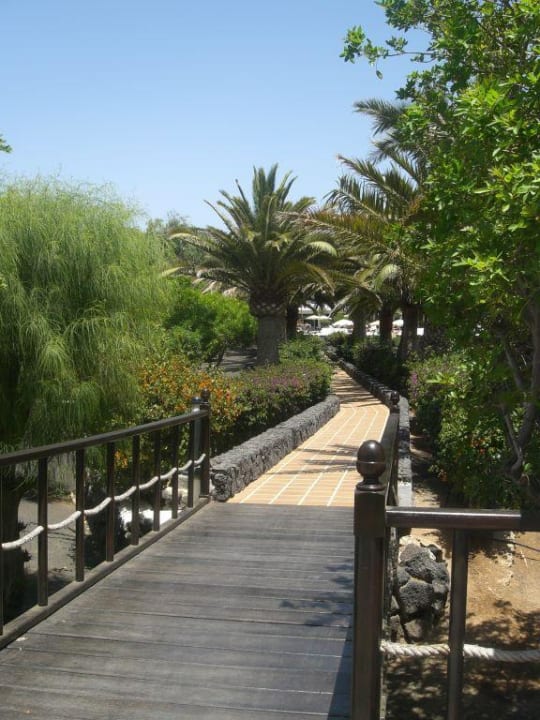 Weg zu den Appartments Relaxia Olivina