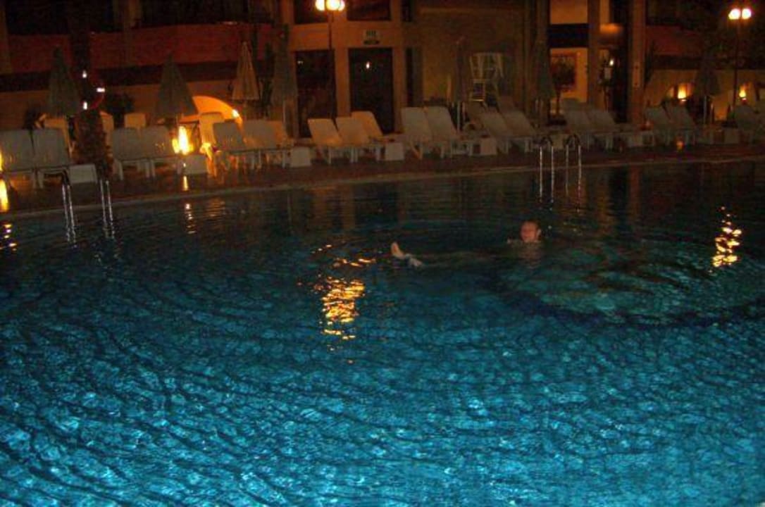 Im Pool nachts um 1:00 Uhr MUR Hotel Neptuno Gran Canaria