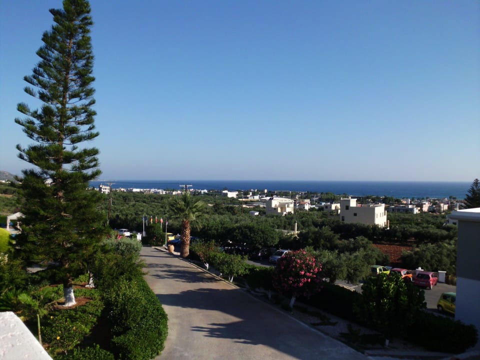 Weg zum Hotel Matheo Villas & Suites