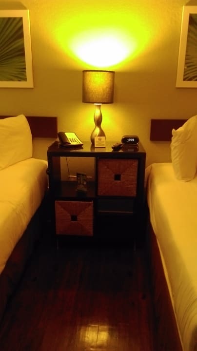 Zimmer The Colony Hotel