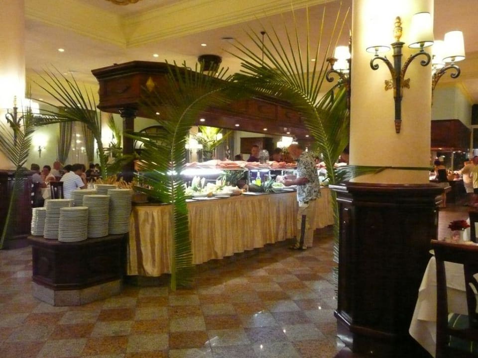 Abends im Speisesaal Hotel Riu Bambu