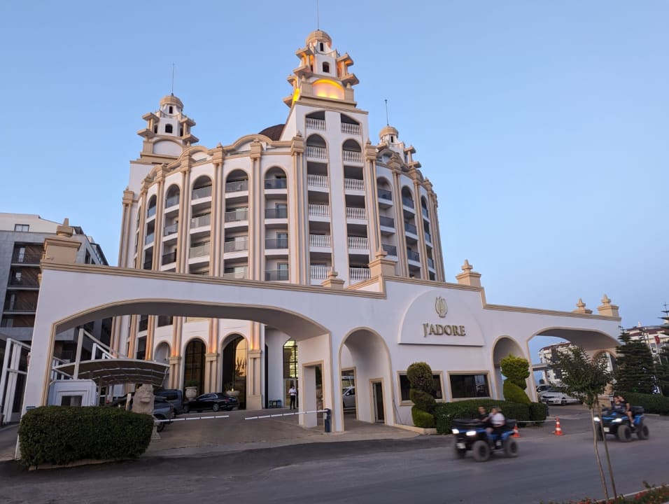 Außenansicht J'adore Deluxe Hotel & Spa