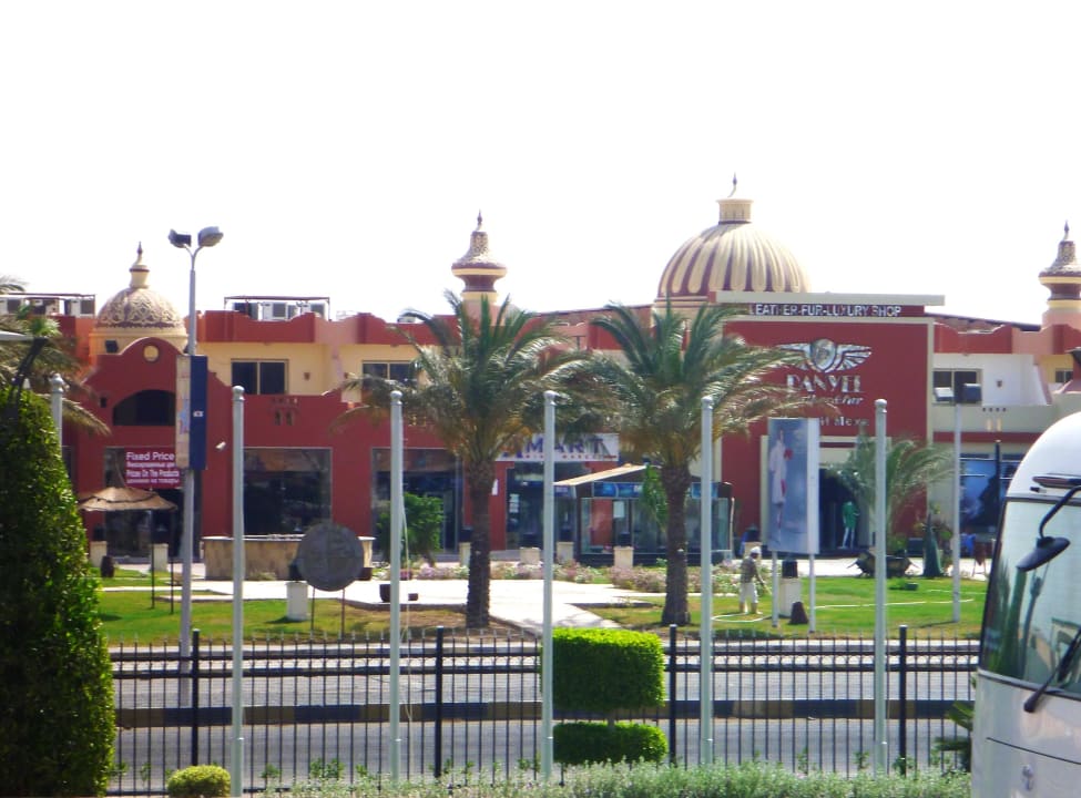 Vor dem Hotel Pickalbatros Dana Beach Resort - Hurghada