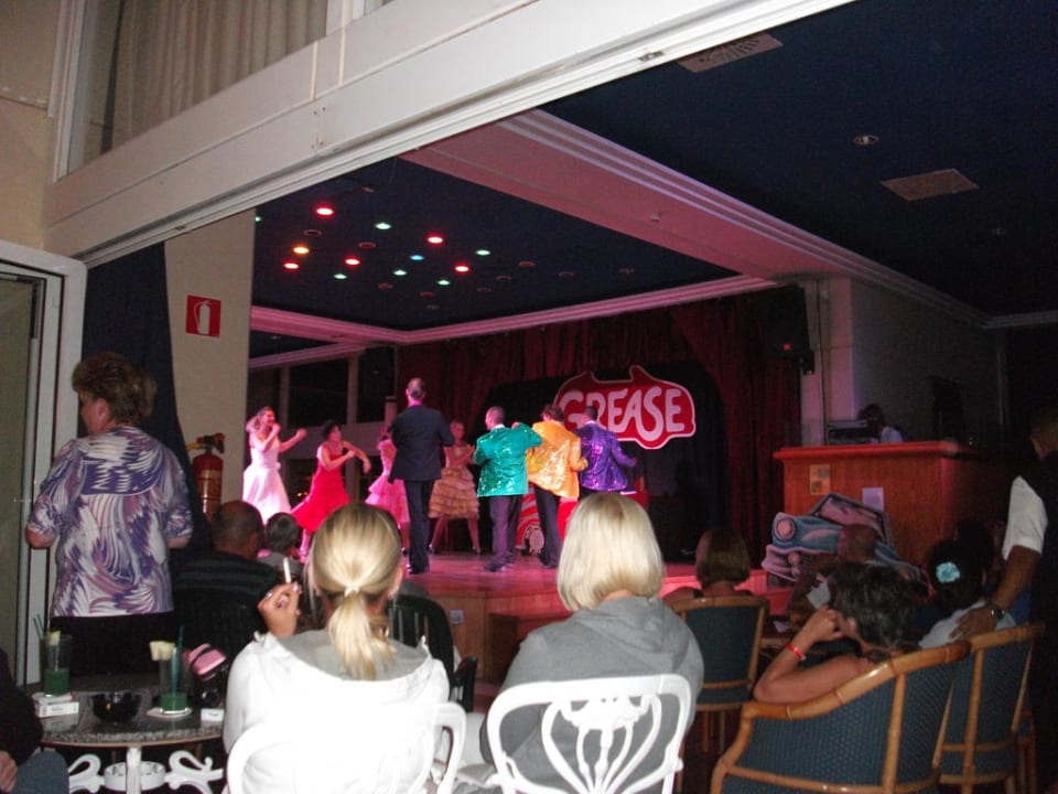 Abendshow Hotel Riu Oliva Beach Resort