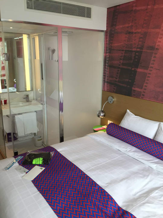 Bett / Badcube ibis Styles Hotel Ambassador Seoul Myeong-dong