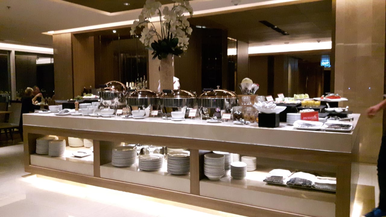 Fingerfood Buffet Executiv Lounge Eastin Grand Hotel Sathorn