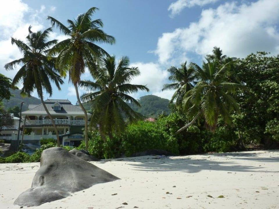 Strand Haus & Apartments Beau Bamboo
