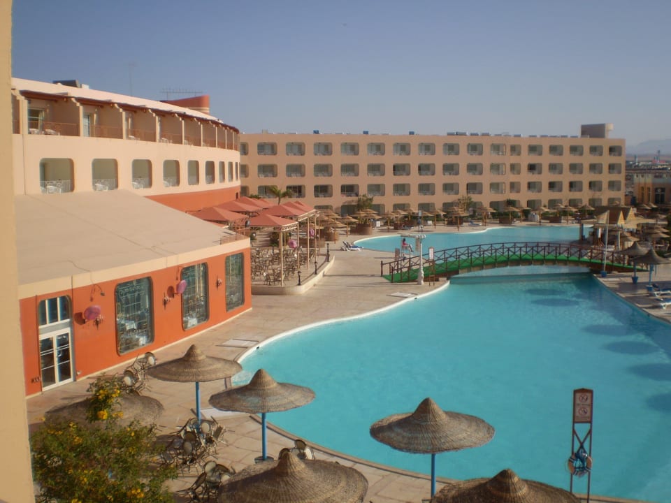 Poolbereich  Titanic Resort & Aqua Park