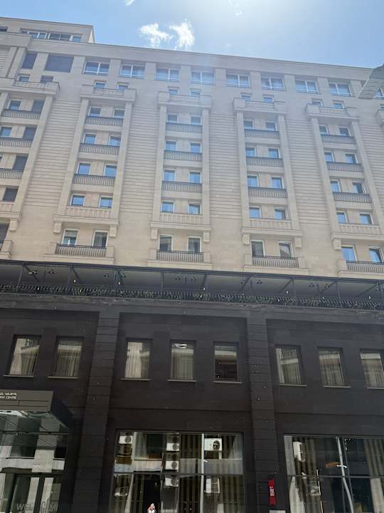 Außenansicht Ibis Yerevan Center Hotel