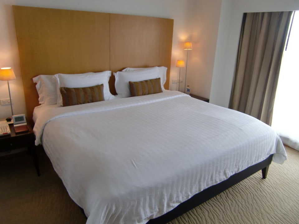 King Size Bed Tower Club At Lebua