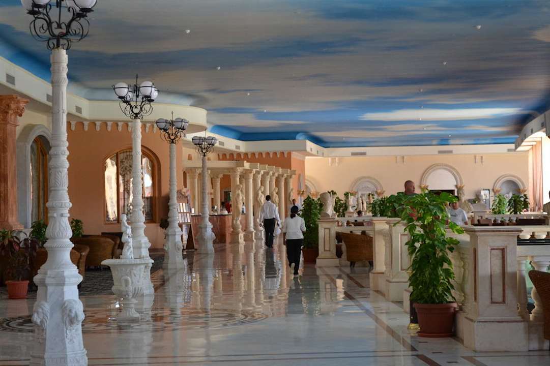 Hal van de lobby & Bar  Hotel Titanic Palace