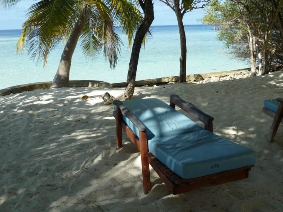 Vor 209 mit starker Uferbefestigung  Eri Maldives