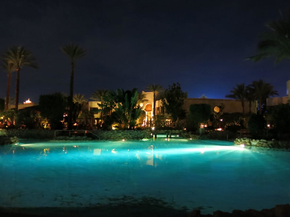Pool bei Nacht Ghazala Gardens
