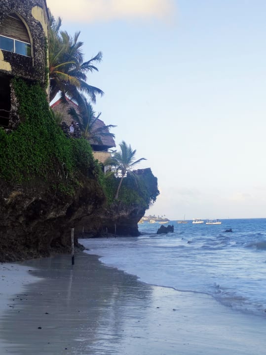 Strand Bahari Beach Hotel