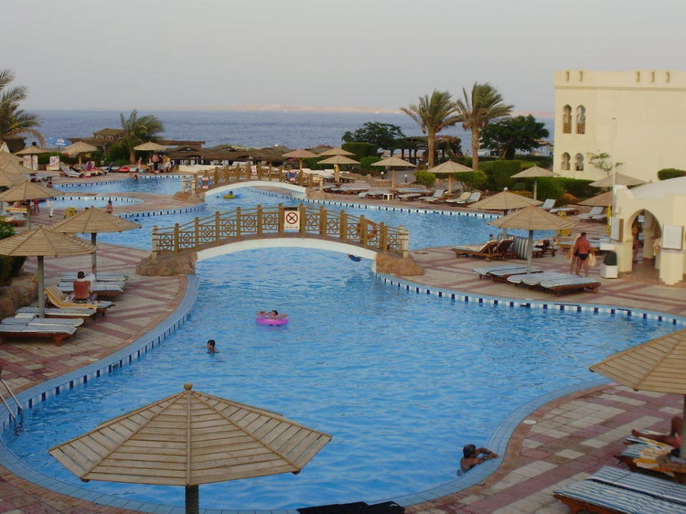 Poolanlage Charmillion Club Resort