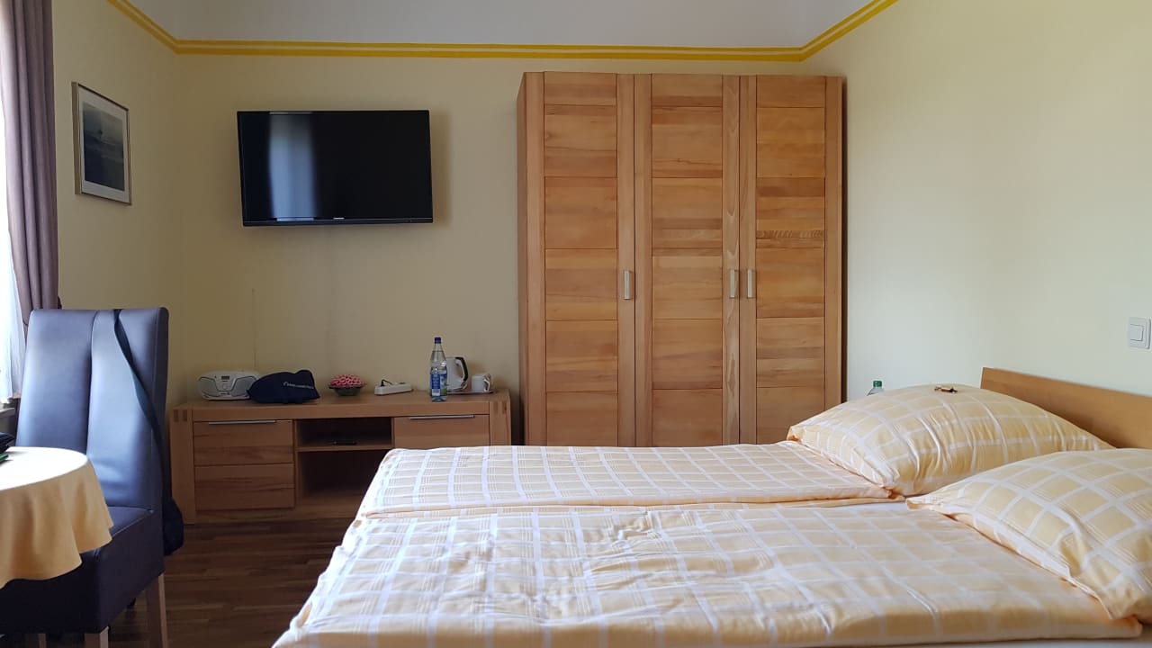 Zimmer Hotel Pension Holum Garni