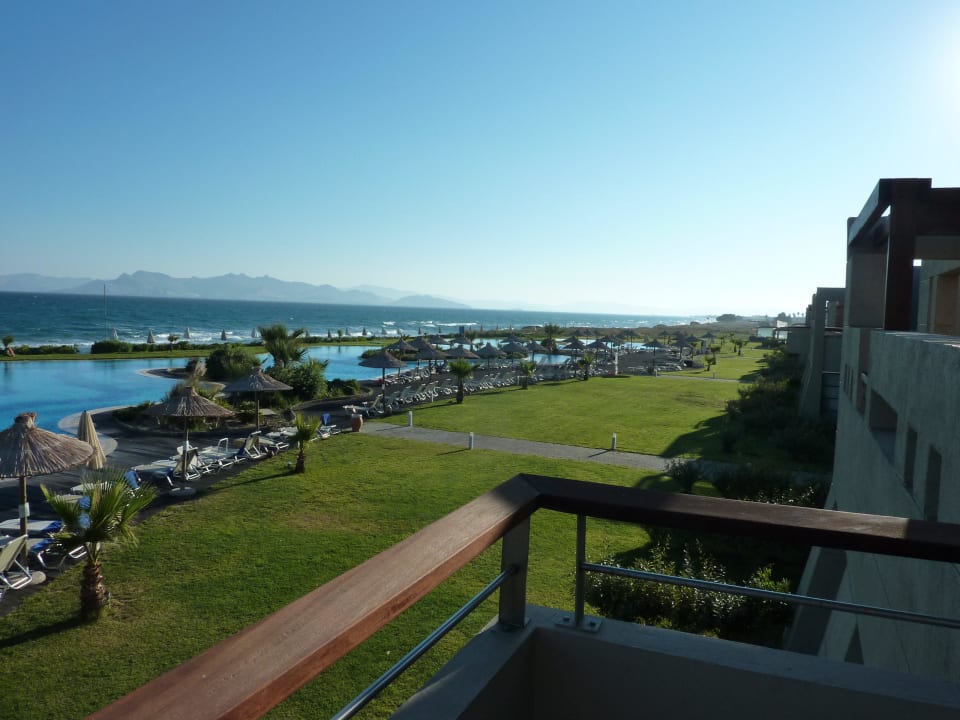 Blick vom Balkon nach rechts Astir Odysseus Kos Resort & Spa