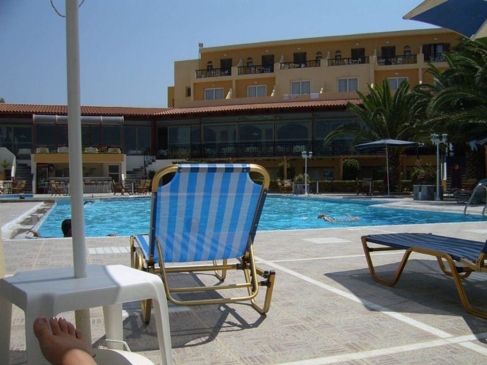 Pool Vantaris Luxury Beach Resort