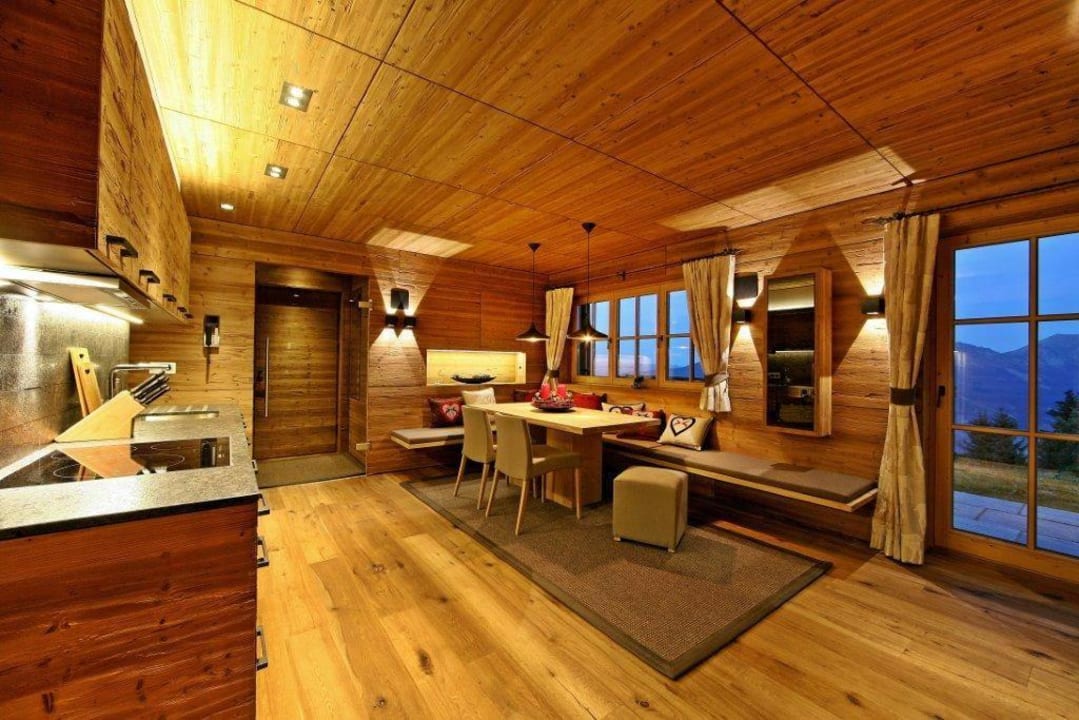 Küche mit Essbereich Appartement Albl Villa Alpin