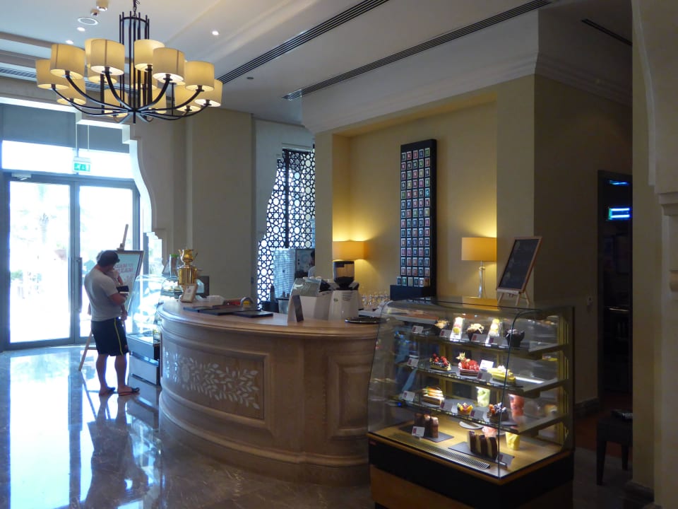 Cafe Ajman Saray, a Luxury Collection Resort