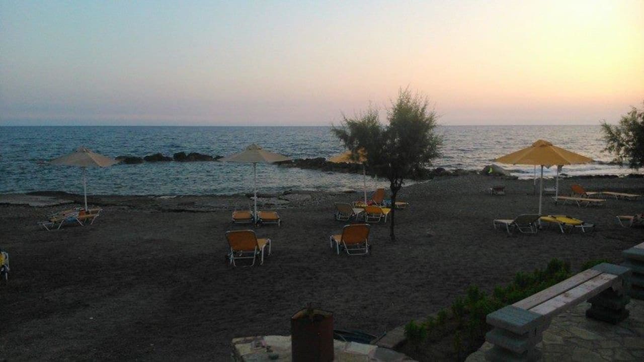 Widok na plaże hotelową Hotel Apartments Ionio Star