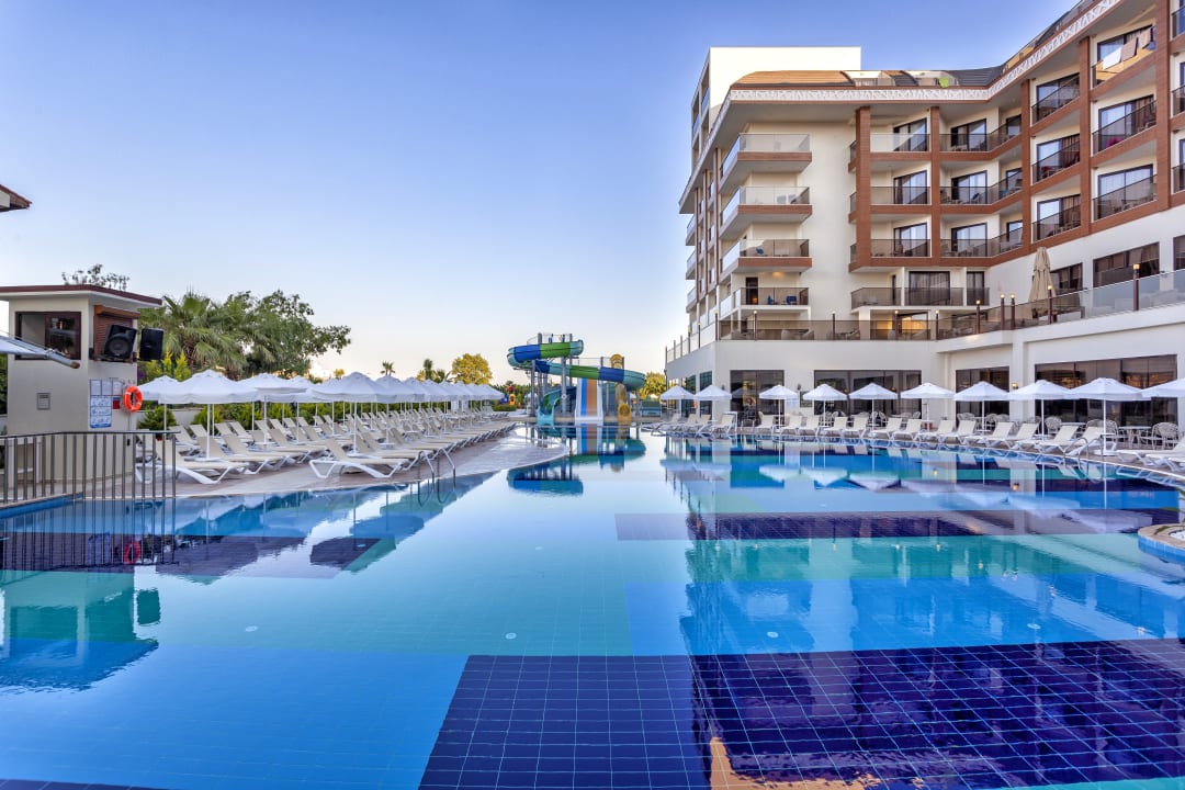 Pool Glamour Resort & Spa