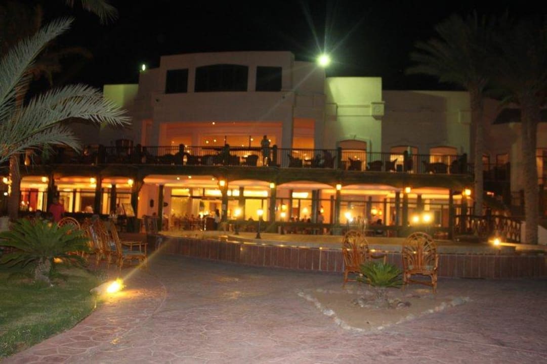 U gory lobby na dole restauracja glowna Parrotel Beach Resort