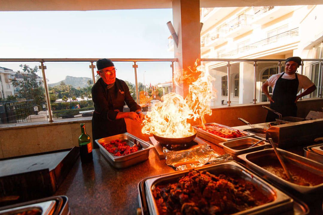 Main Restaurant L'Oceanica Beach Resort