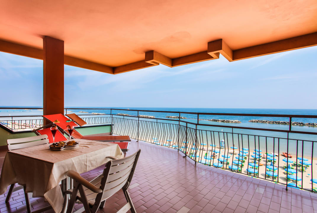 Meeresfront Terrasse Hotel COLA Bellaria Hotel Cola Bellaria