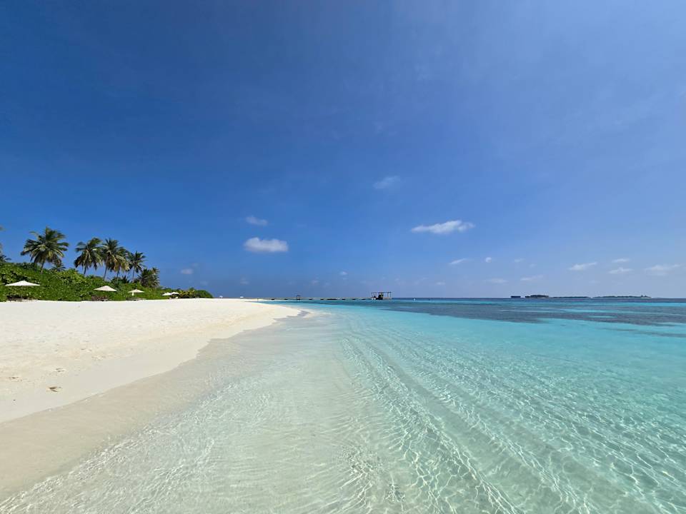 Strand Hurawalhi Island Resort Maldives