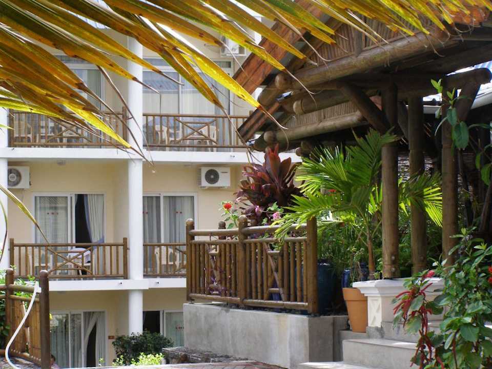 Balkonblicke und Garten Le Peninsula Bay Beach Resort & Spa