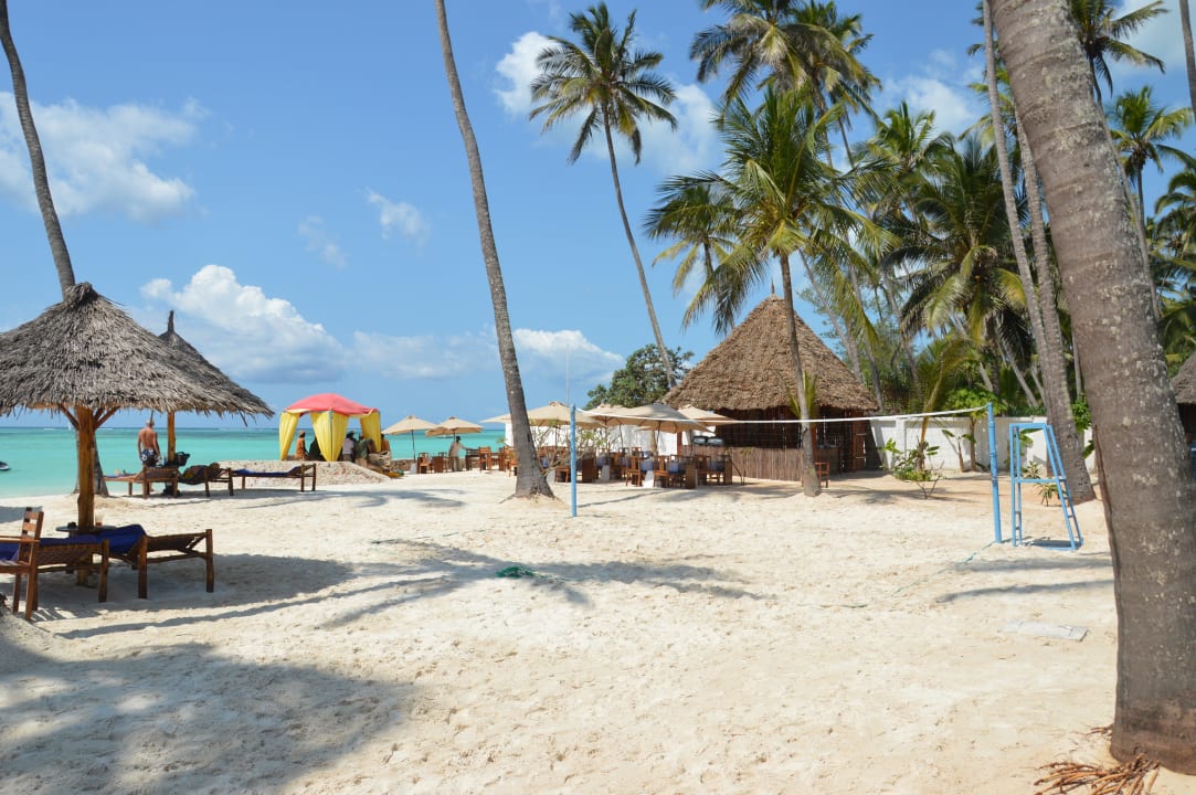 Strand mit Beach-Volleyball TUI Blue Bahari Zanzibar