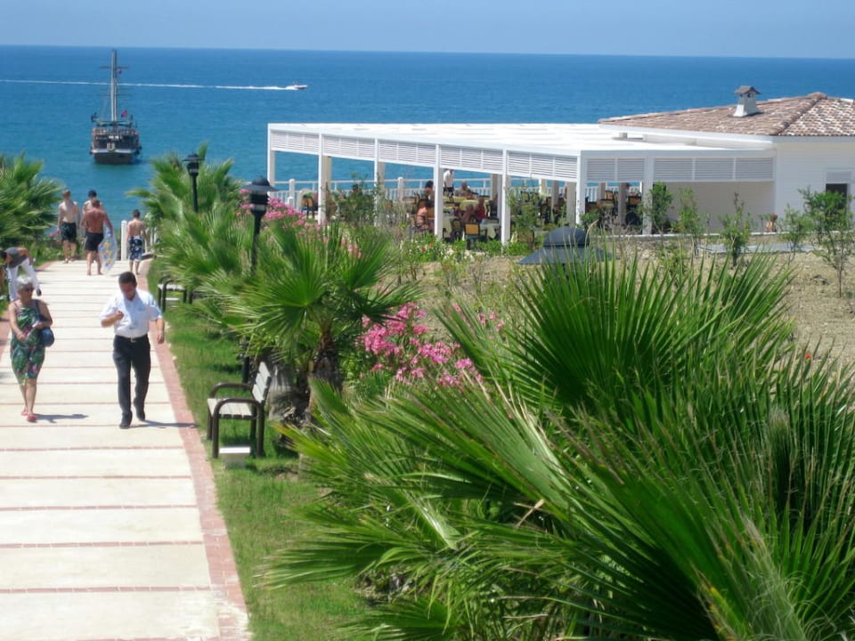 Weg zum Strand Alba Resort Hotel