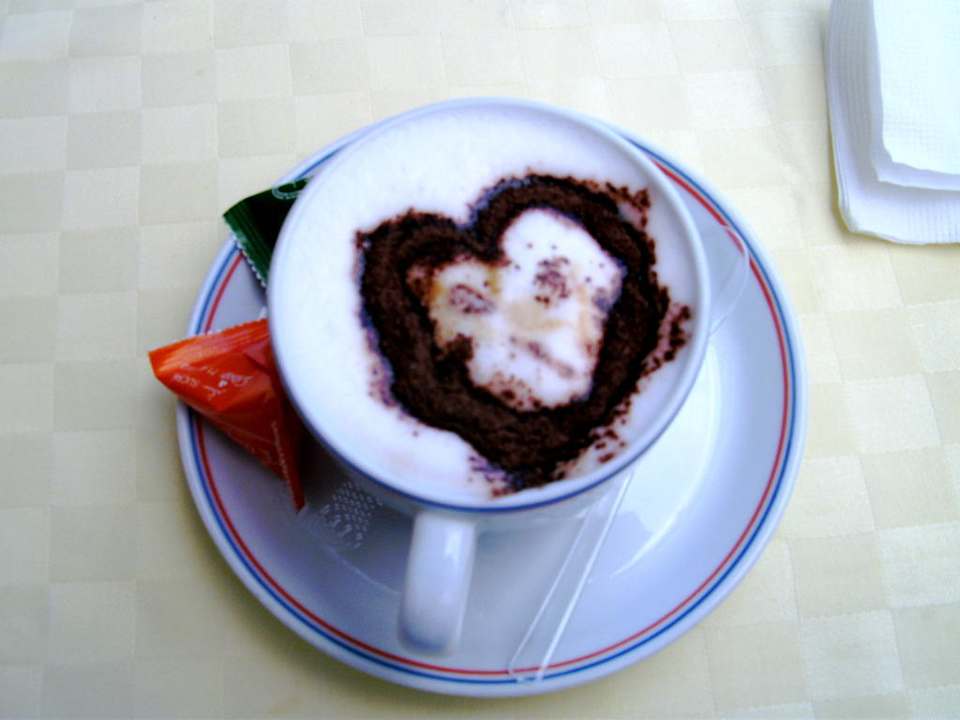 Cappuchino speziale - liebevoll serviert The Orangers Beach Resort and Bungalows