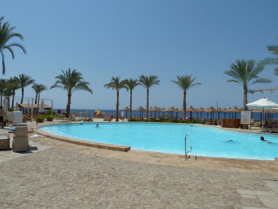 Kidney-Pool am Strand Sharm Resort