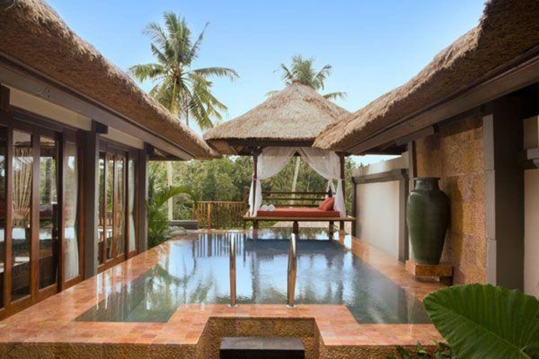 Pool facilities Kamandalu Ubud