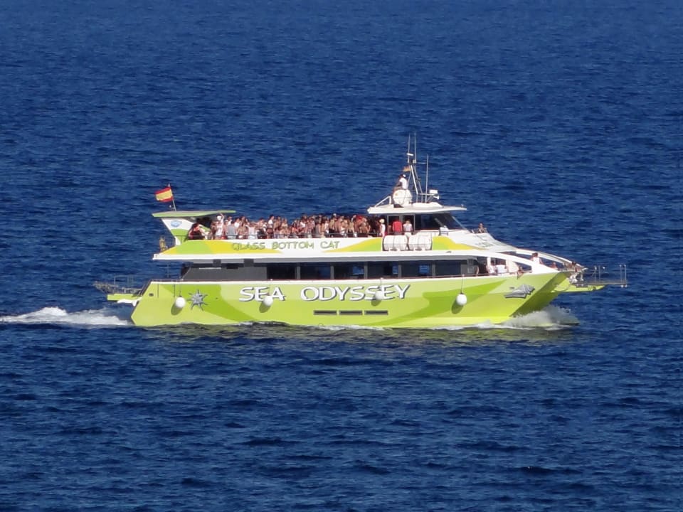 Stündlich verkehrende Ausflugsschiffe Hipotels Mediterraneo