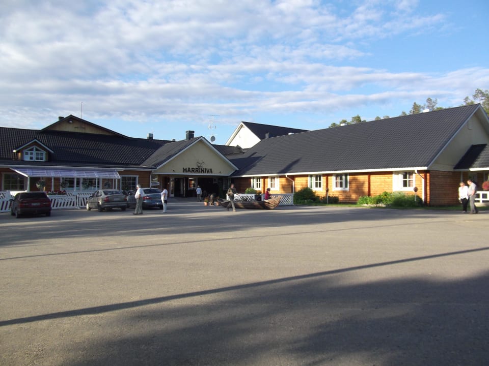 Das Hotel von vorne Hotel Harriniva Feriendorf