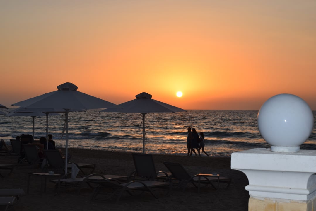 Außenansicht Acharavi Beach Hotel