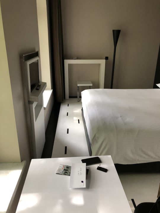 Zimmer Hotel Blow Up Hall 5050