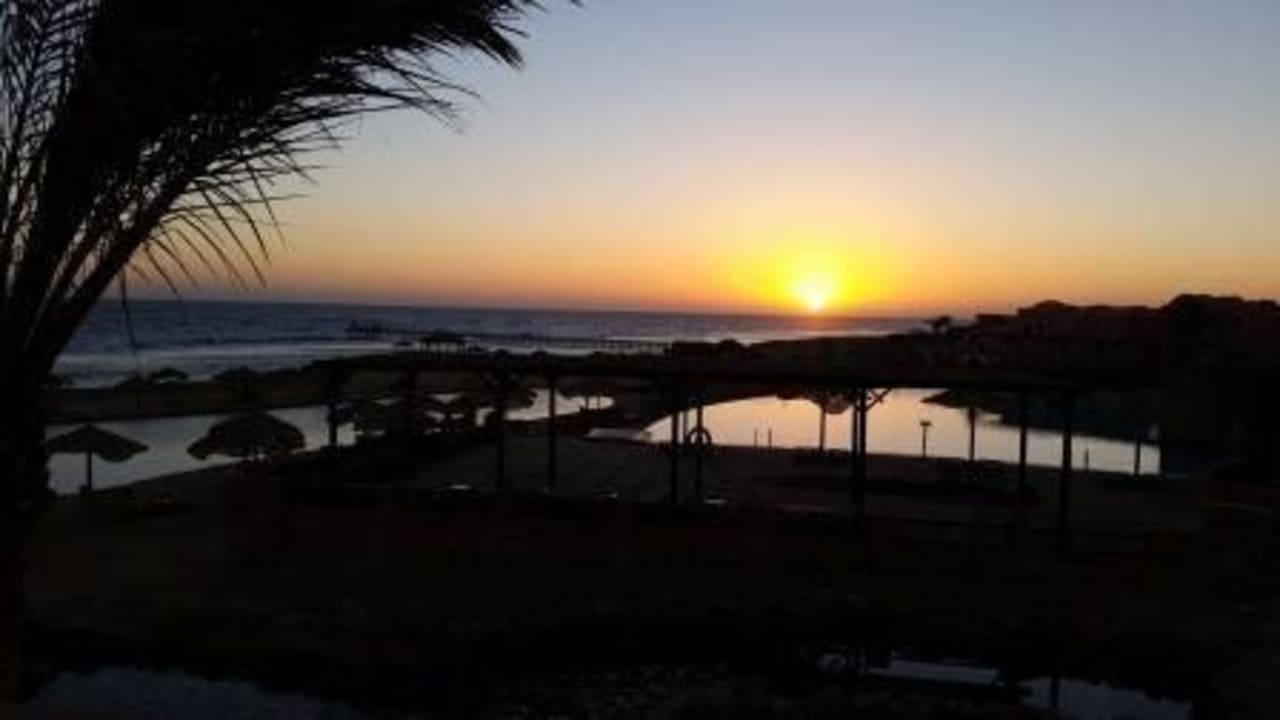 Sonnenaufgang - täglich garantiert Radisson Blu Resort, El Quseir