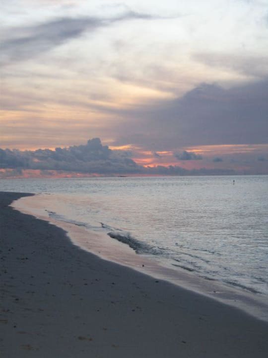 Abendstimmung Vilamendhoo Island Resort & Spa