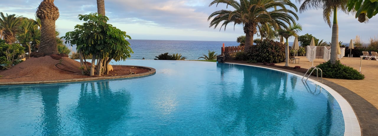 Pool R2 Pajara Beach