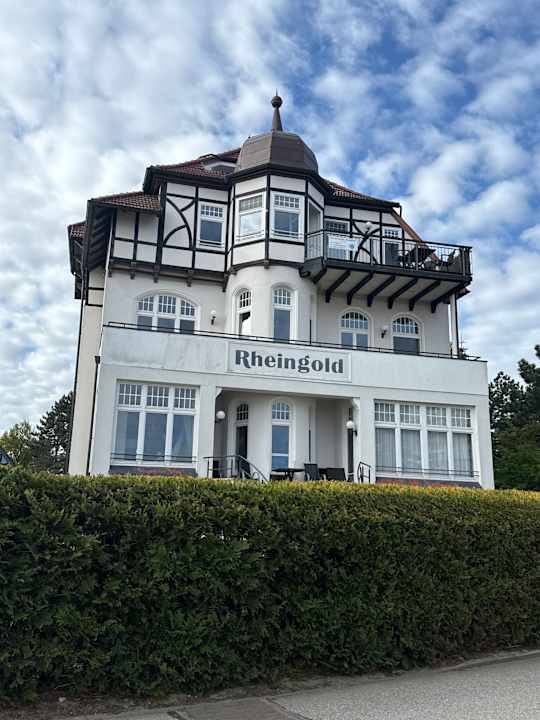 Außenansicht Villa Rheingold